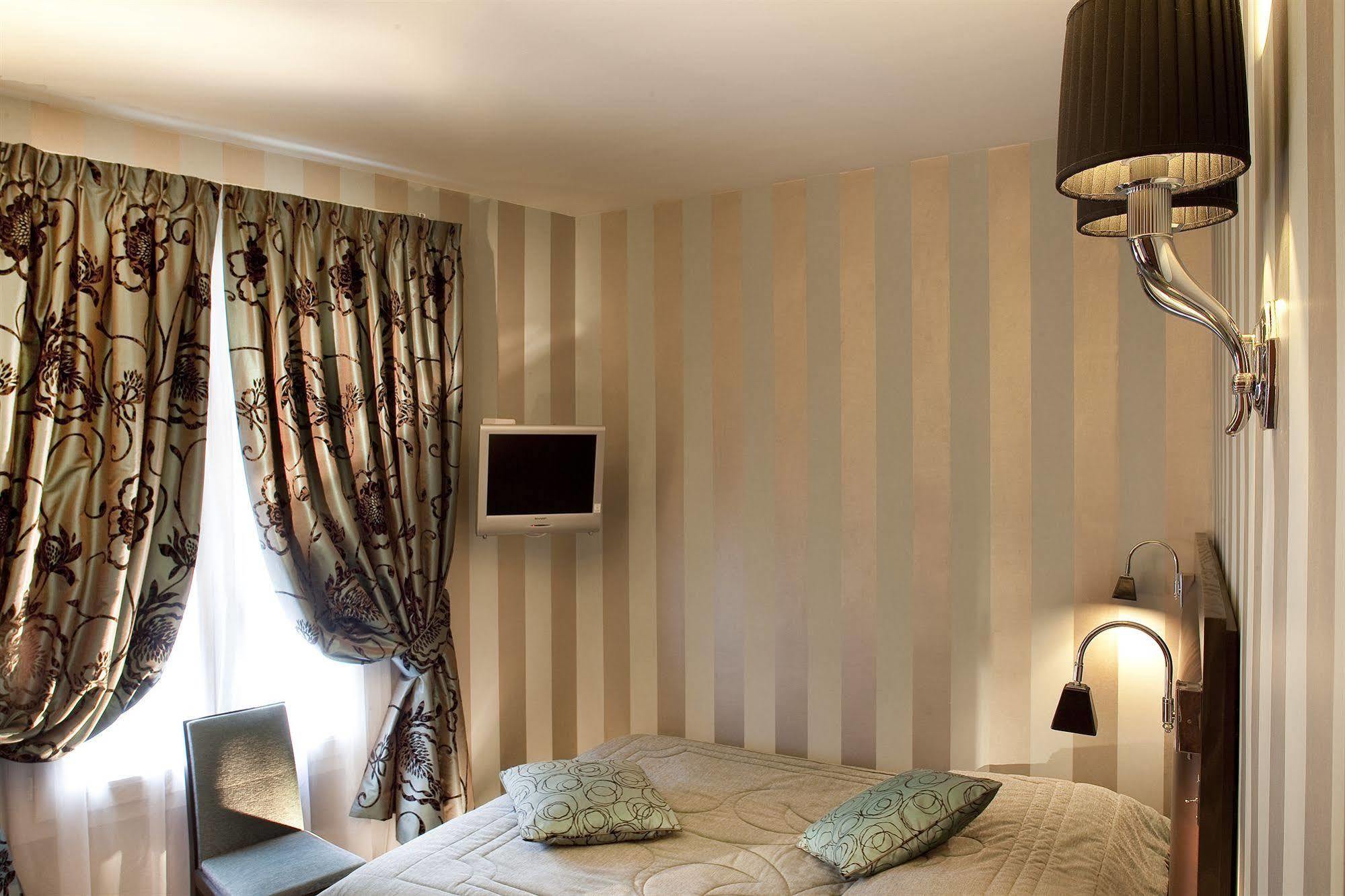 Hotel Riviera Elysees Paris Exteriör bild