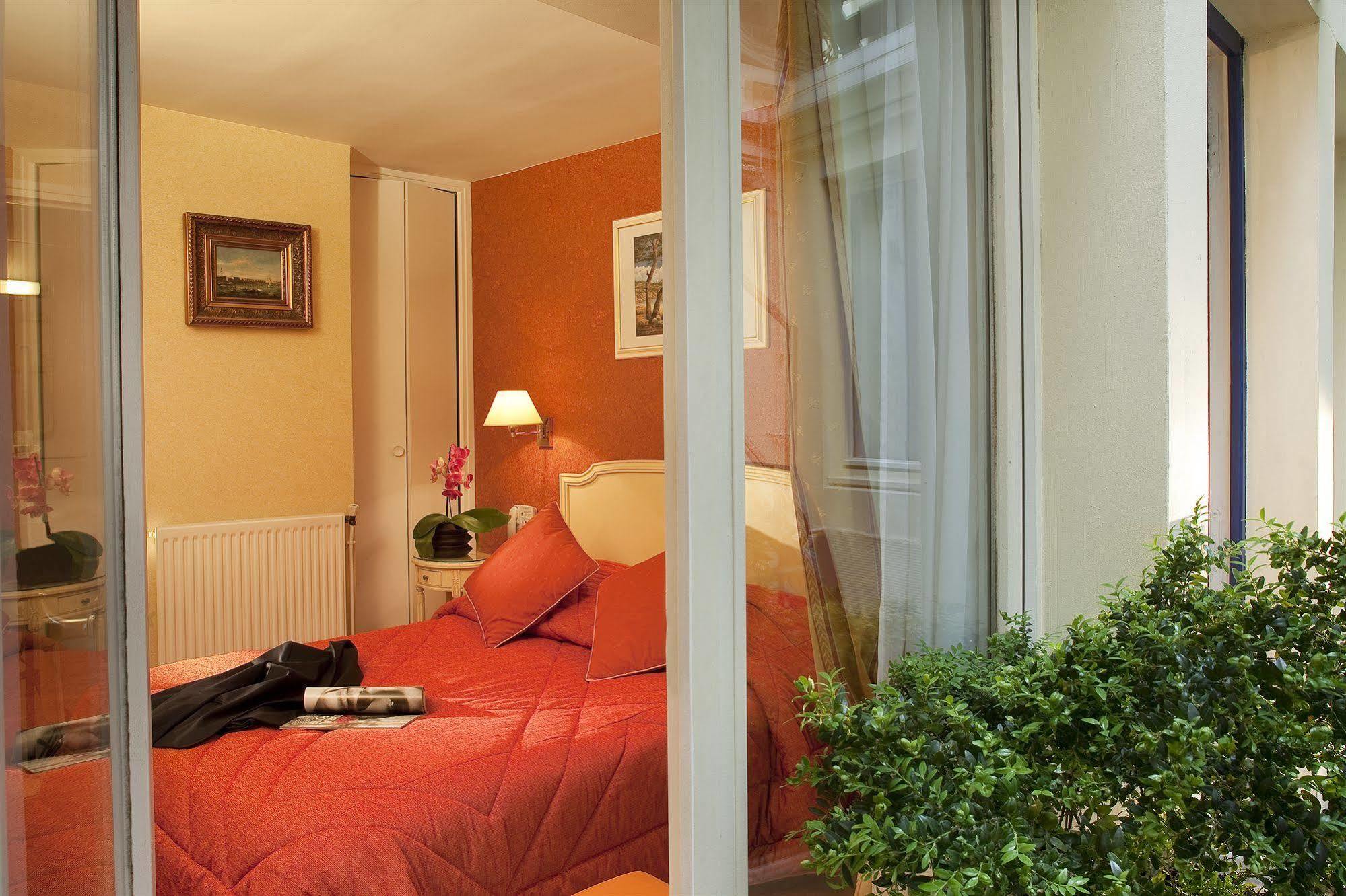 Hotel Riviera Elysees Paris Exteriör bild